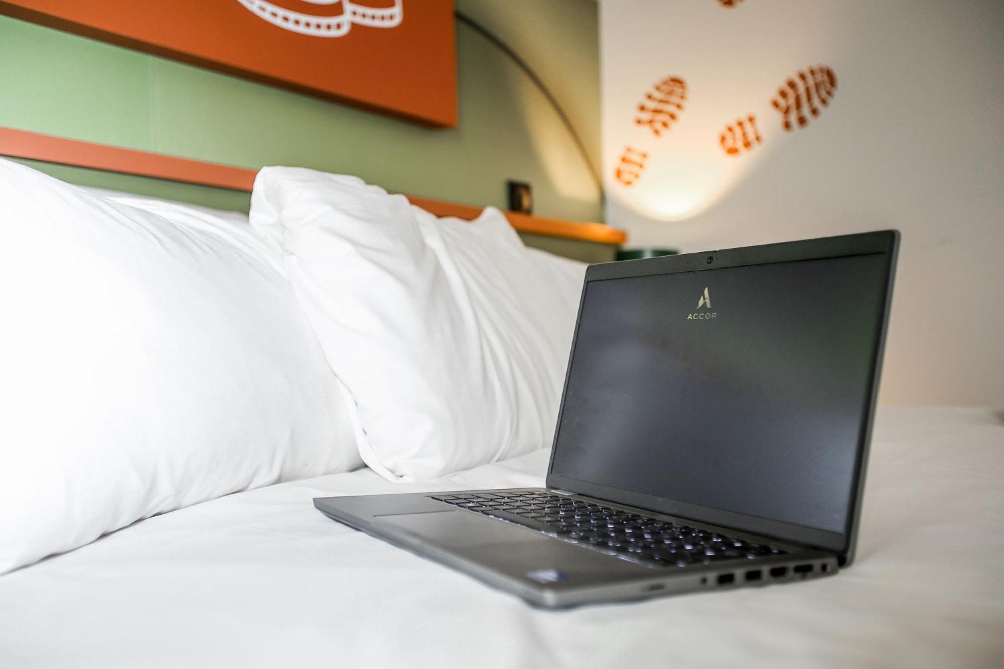 Ibis Styles Lisieux Normandie Dış mekan fotoğraf