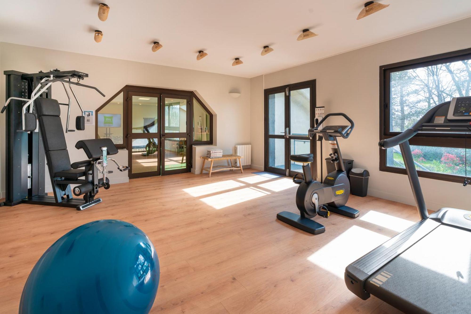 Ibis Styles Lisieux Normandie Dış mekan fotoğraf